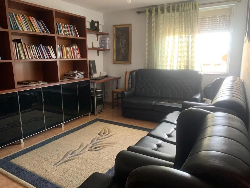 Big Apartment Center Of Tirana 0*,  Albánia